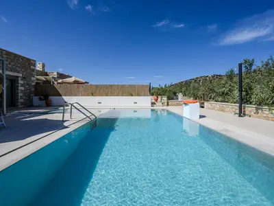 PoolOfHouse