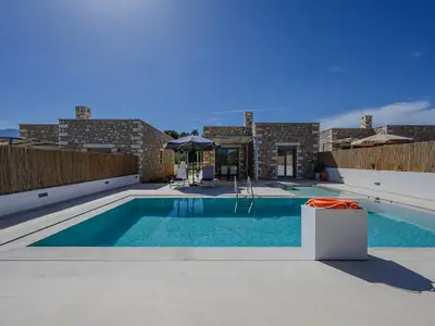 PoolOfHouse