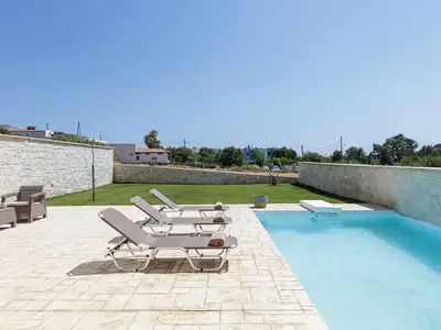 PoolOfHouse