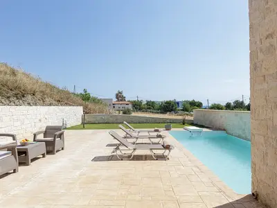 PoolOfHouse