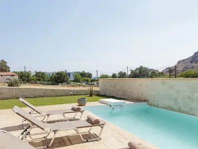 PoolOfHouse