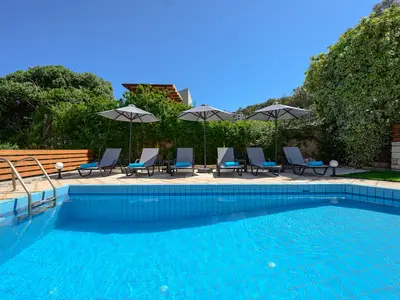PoolOfHouse