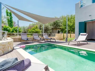 PoolOfHouse