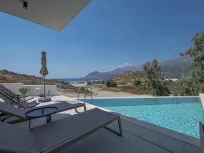 PoolOfHouse