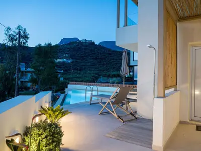 PoolOfHouse