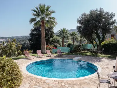 PoolOfHouse