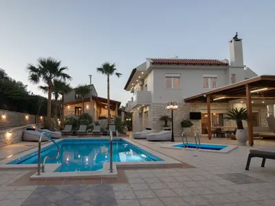 PoolOfHouse
