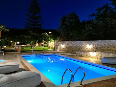 PoolOfHouse