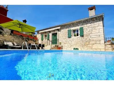 PoolOfHouse