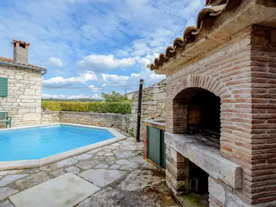 PoolOfHouse