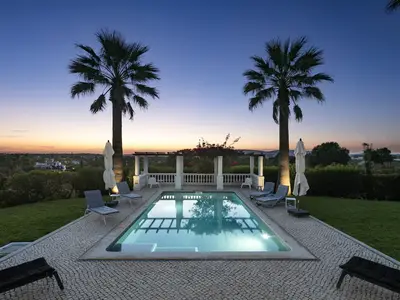 PoolOfHouse