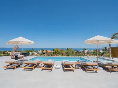 PoolOfHouse
