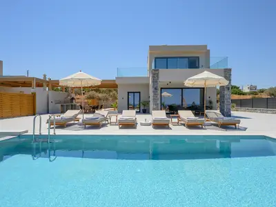 PoolOfHouse