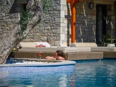 PoolOfHouse