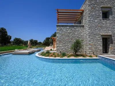 PoolOfHouse