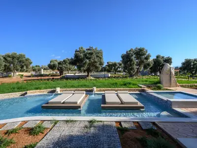 PoolOfHouse