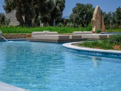 PoolOfHouse