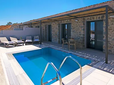 PoolOfHouse