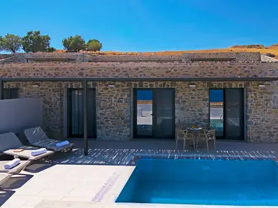 PoolOfHouse
