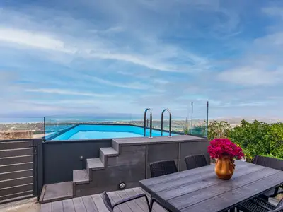 PoolOfHouse