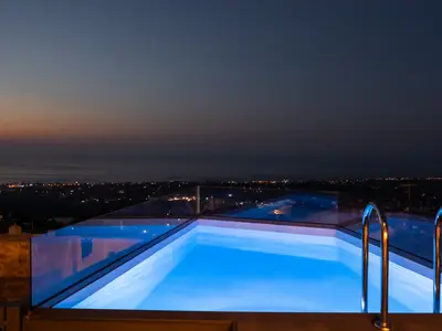 PoolOfHouse