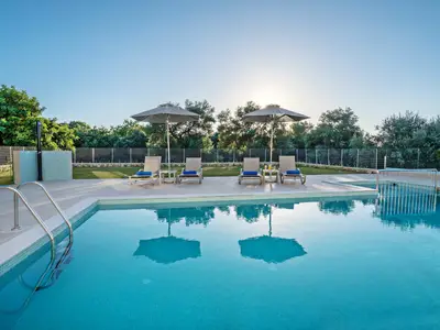 PoolOfHouse
