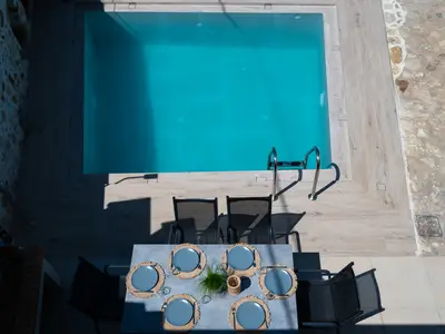 PoolOfHouse