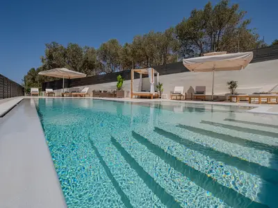 PoolOfHouse
