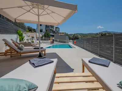PoolOfHouse