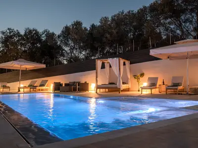 PoolOfHouse