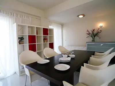 DiningRoom
