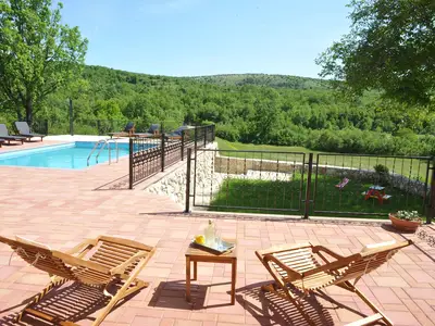 PoolOfHouse