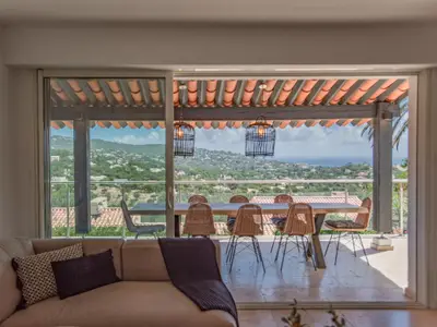 Aussicht vom Ferienhaus [Sommer]