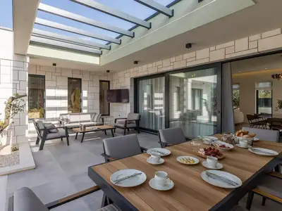 DiningRoom