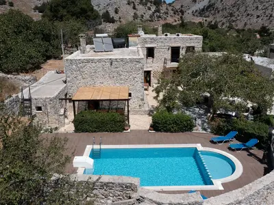 PoolOfHouse