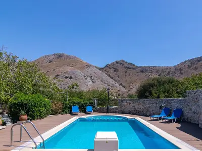 PoolOfHouse