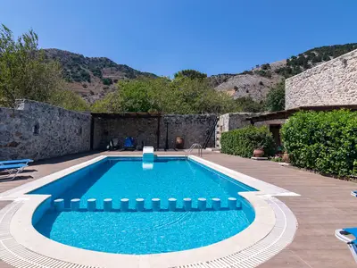 PoolOfHouse