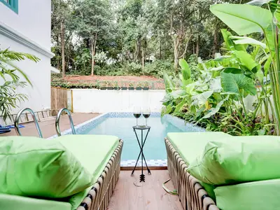 PoolOfHouse