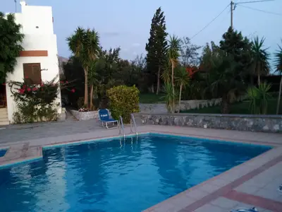 PoolOfHouse