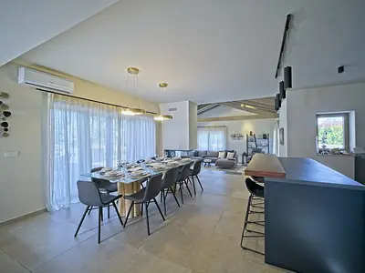 Villa für 9 Personen (400 m²) in Jadruhi 10/10