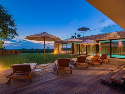 Villa für 10 Personen (470 m²) in Jurići 7/10