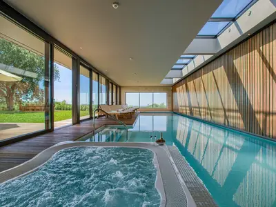 Villa für 10 Personen (470 m²) in Jurići 9/10