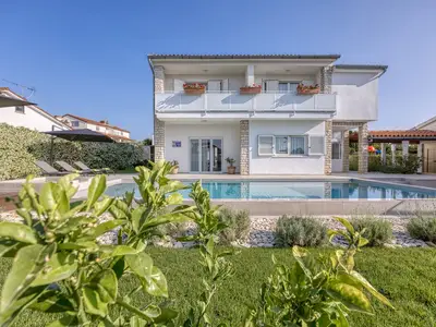 Villa für 8 Personen (251 m²) in Veli Maj 6/10