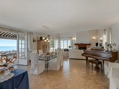Wohn- und Esszimmer