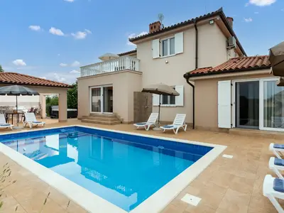 Villa für 8 Personen (145 m²) in Buroli 1/10