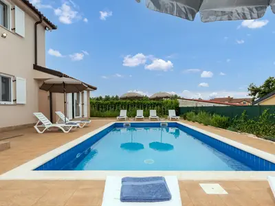 Villa für 8 Personen (145 m²) in Buroli 2/10