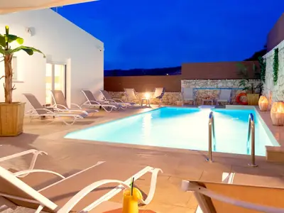 PoolOfHouse