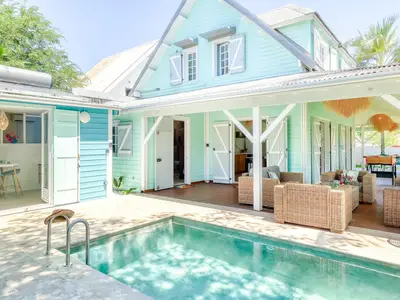 PoolOfHouse