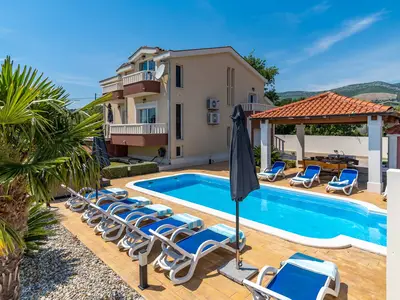 Die Villa ist mit Unterhaltung für alle ausgestattet und ist die perfekte Wahl für den Urlaub mit der Familie oder mit Freunden