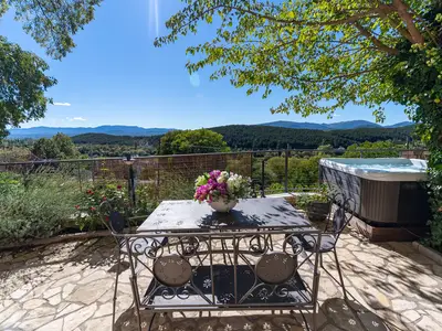 Die Villa Little Arya bietet alles, was ein moderner Gast für einen perfekten und erholsamen Urlaub braucht